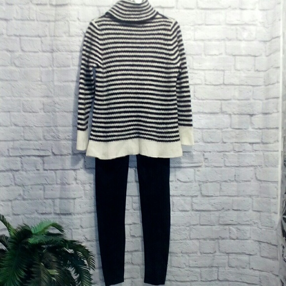 Banana Republic sweater - Picture 5 of 6